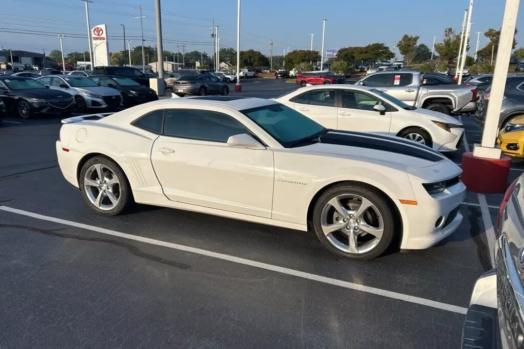 2014 Chevrolet Camaro 1LT photo 1