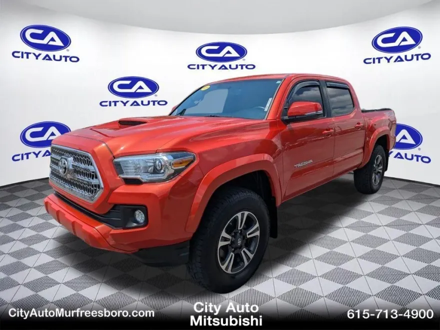 2017 Toyota Tacoma TRD Sport photo 1