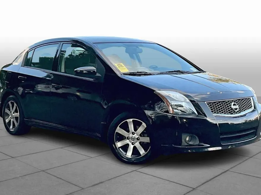 2012 Nissan Sentra 2.0 SR photo 1