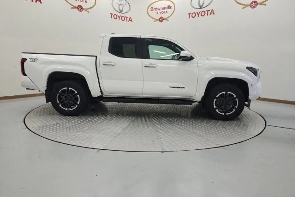 2024 Toyota Tacoma 4x4 TRD Sport photo 1