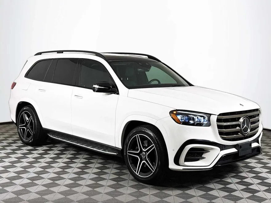 2025 Mercedes Benz GLS 450 4MATIC photo 1