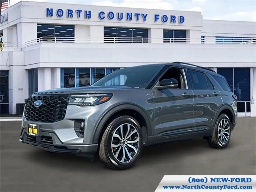 2025 Ford Explorer ST-Line photo 1