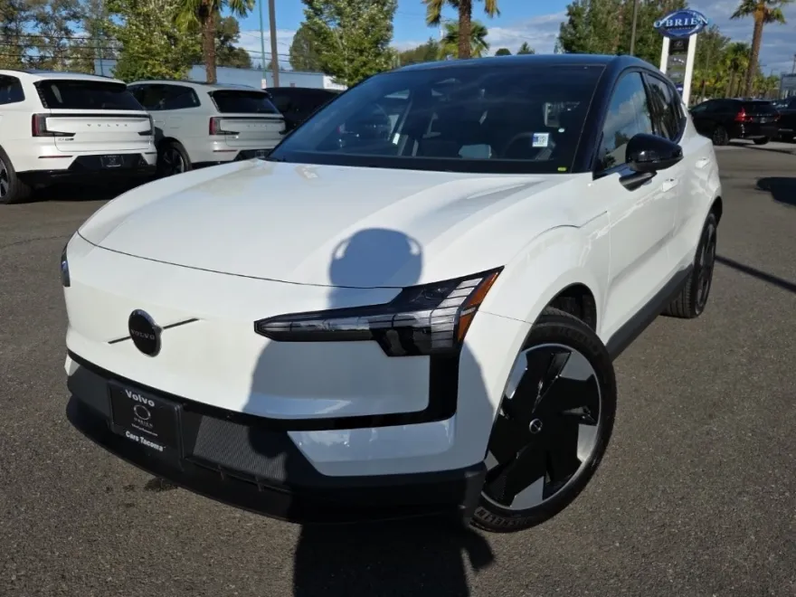 2025 Volvo EX30 Plus photo 1