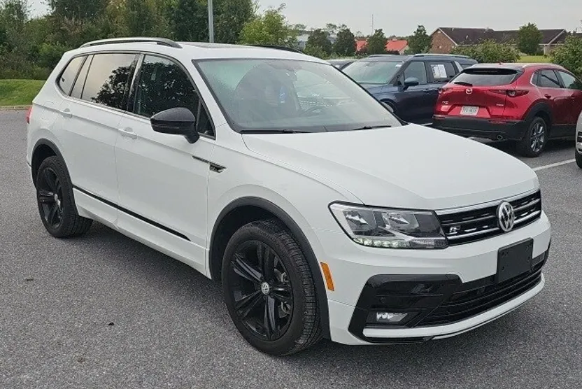 2019 Volkswagen Tiguan SEL R-Line photo 1