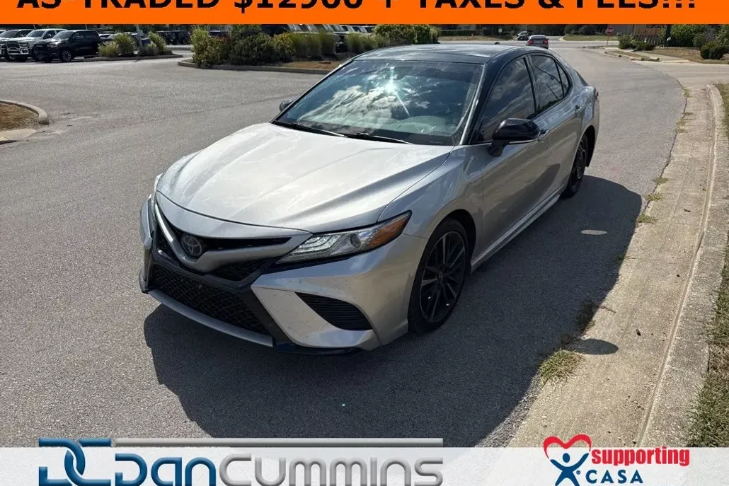 2019 Toyota Camry XSE photo 1