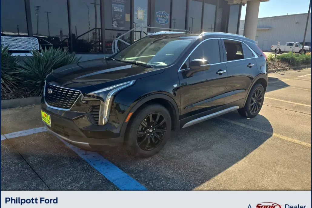2021 Cadillac XT4 Premium Luxury photo 1