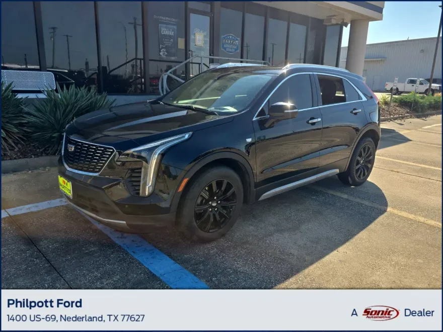 2021 Cadillac XT4 Premium Luxury photo 1