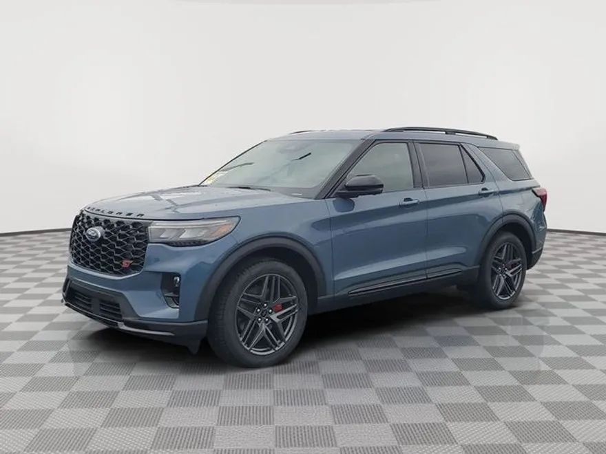 2025 Ford Explorer ST photo 1