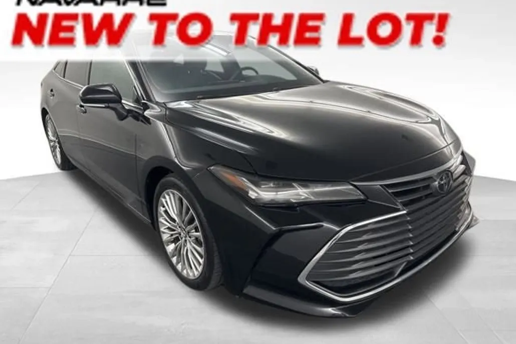 2019 Toyota Avalon Limited photo 1