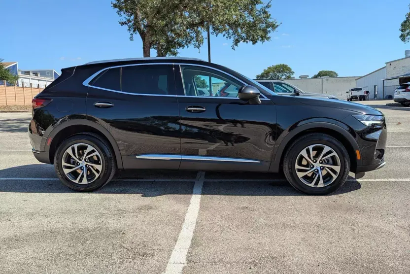 2023 Buick Envision Essence photo 1