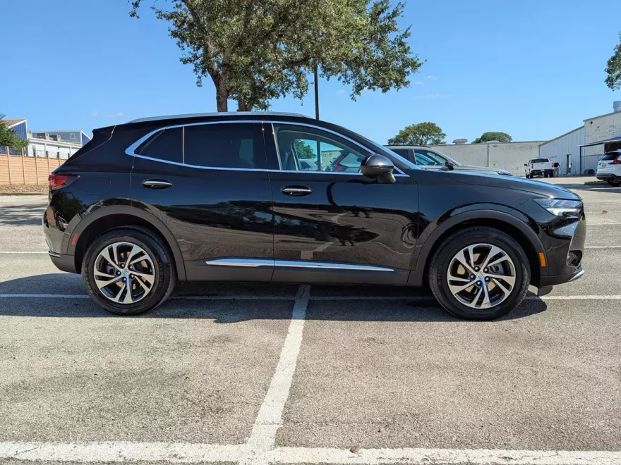2023 Buick Envision Essence photo 1