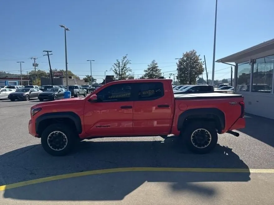 2024 Toyota Tacoma TRD Off-Road photo 1