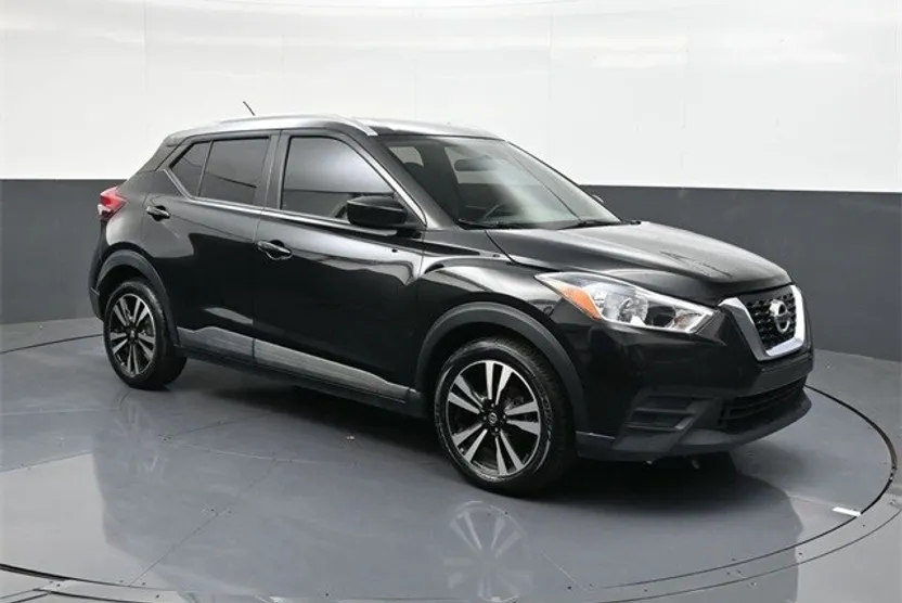 2019 Nissan Kicks SV photo 1