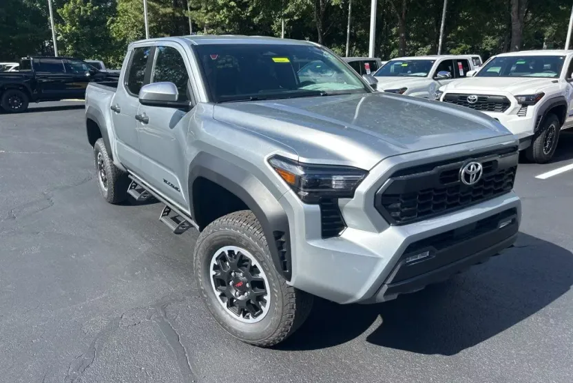 2025 Toyota Tacoma TRD Off-Road Double Cab photo 1