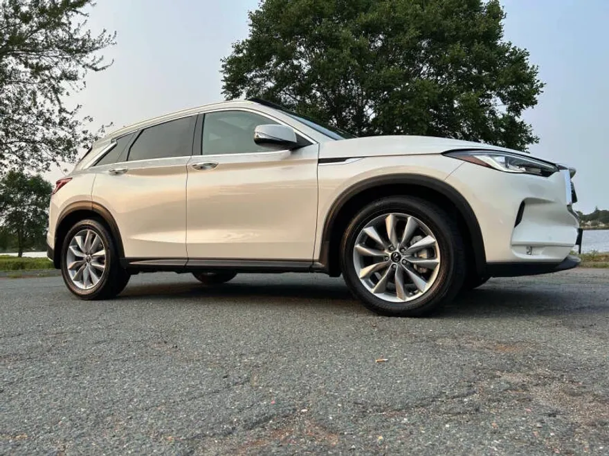 2022 Infiniti QX50 Luxe photo 1