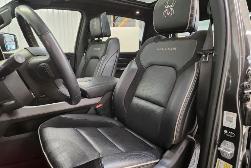 2022 Ram 1500 Laramie photo 1