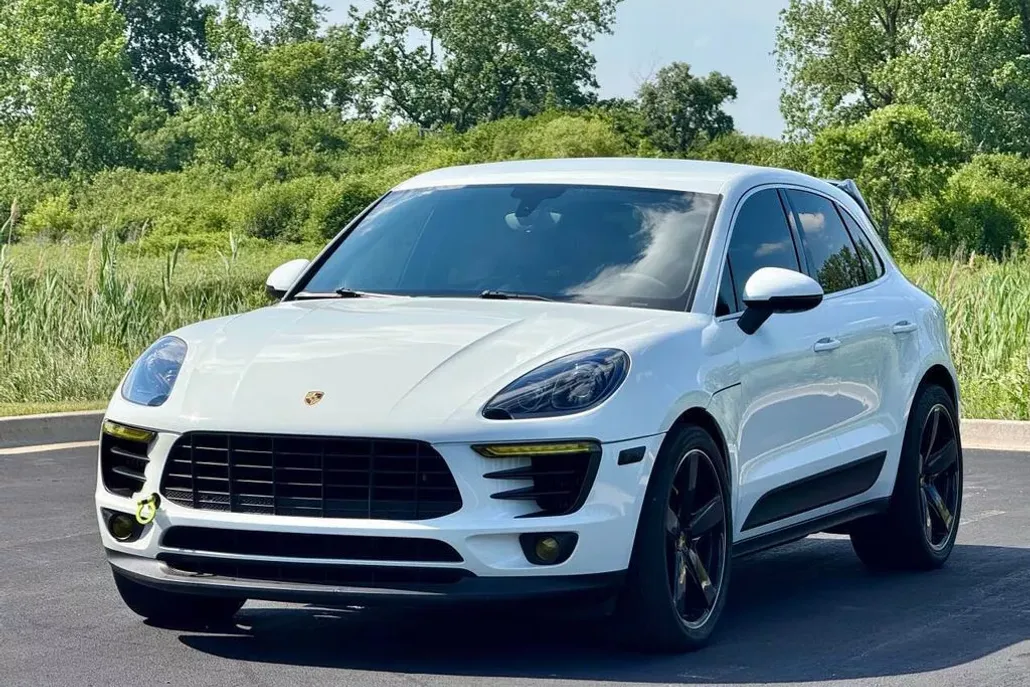 2015 Porsche Macan S photo 1