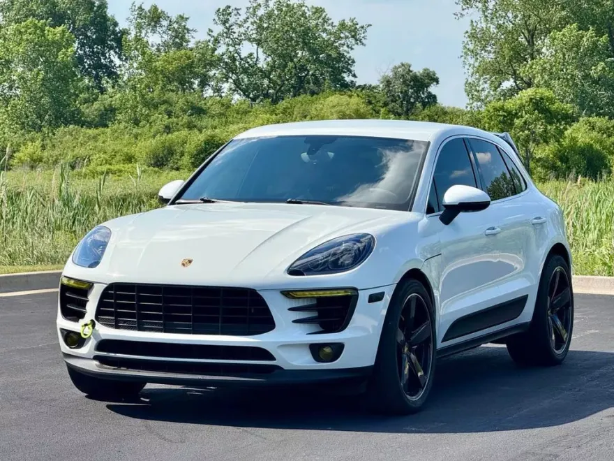 2015 Porsche Macan S photo 1