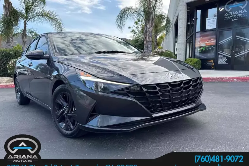2022 Hyundai Elantra SEL photo 1