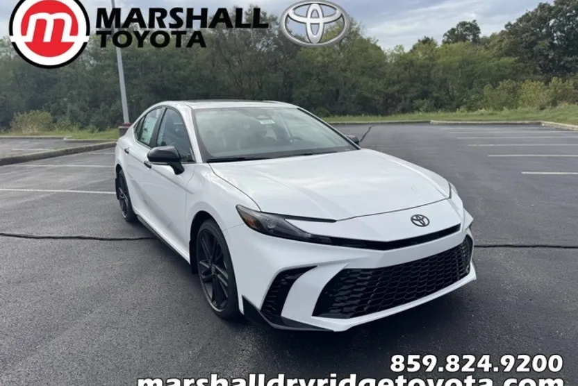 2026 Toyota Camry SE photo 1