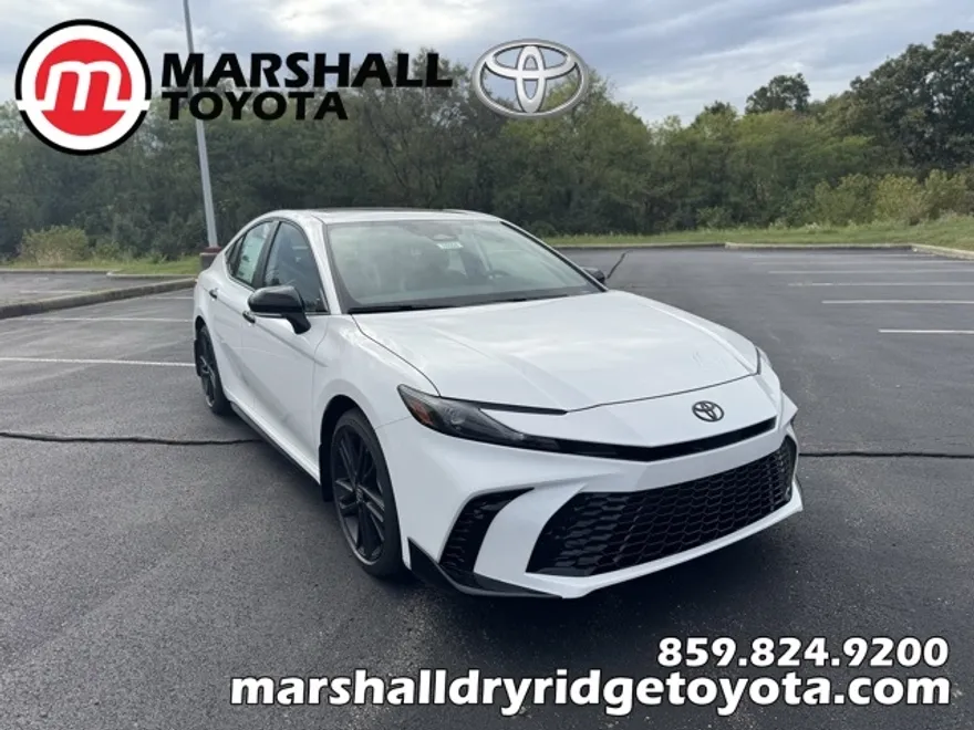 2026 Toyota Camry SE photo 1