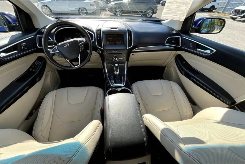 2015 Ford Edge Titanium photo 1