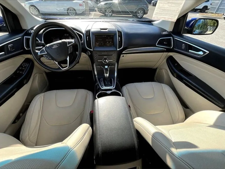 2015 Ford Edge Titanium photo 1