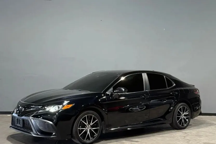 2024 Toyota Camry SE photo 1
