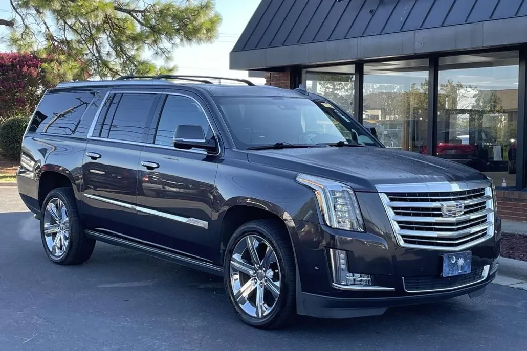 2017 Cadillac Escalade ESV Platinum photo 1