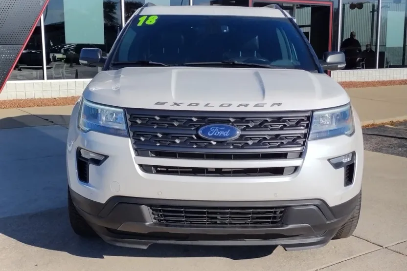 2018 Ford Explorer XLT photo 1