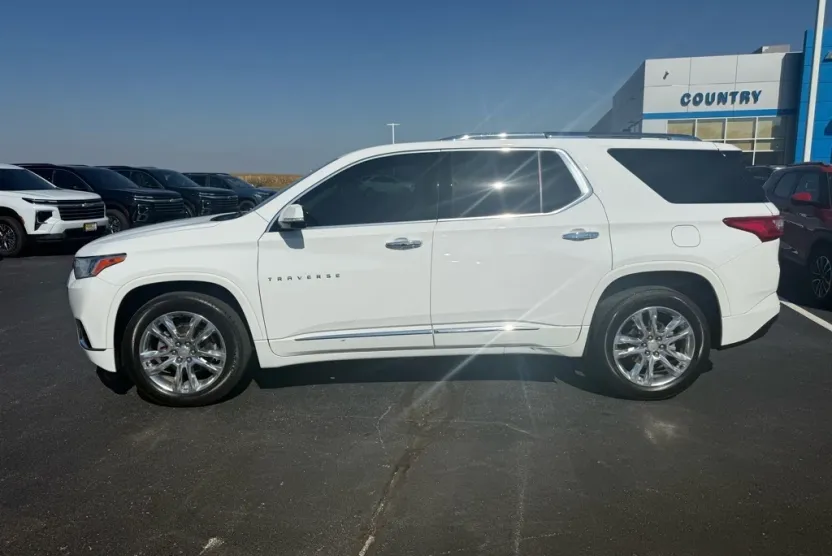 2020 Chevrolet Traverse High Country photo 1