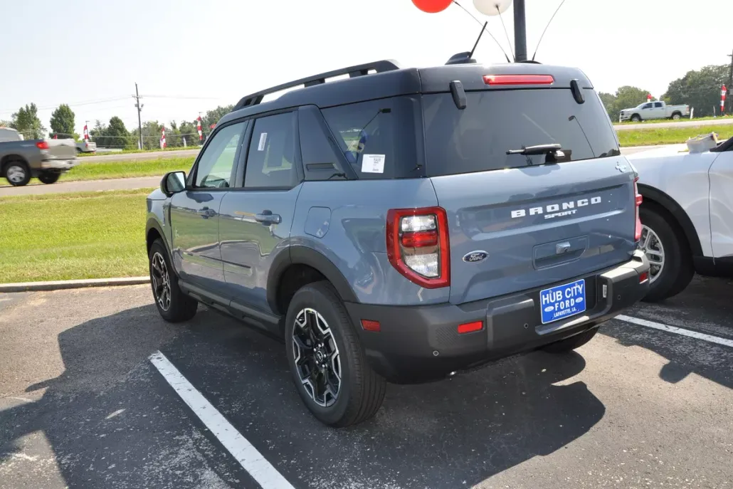 2025 Ford Bronco Sport Outer Banks photo 1