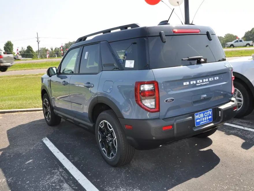 2025 Ford Bronco Sport Outer Banks photo 1