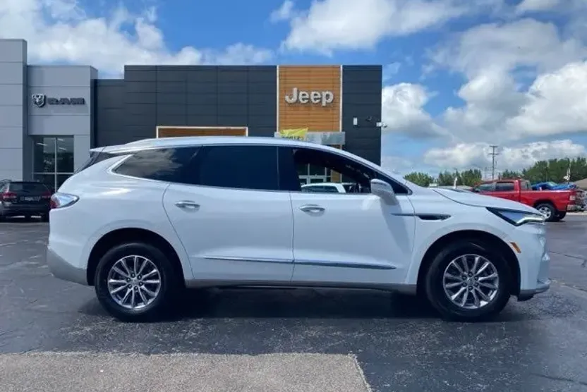 2024 Buick Enclave Premium photo 1