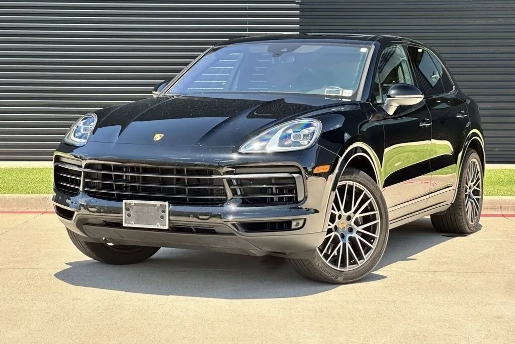 2022 Porsche Cayenne Base photo 1