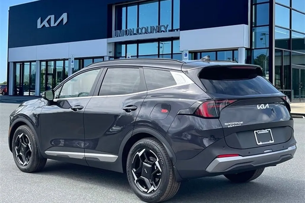 2026 Kia Sportage EX photo 1