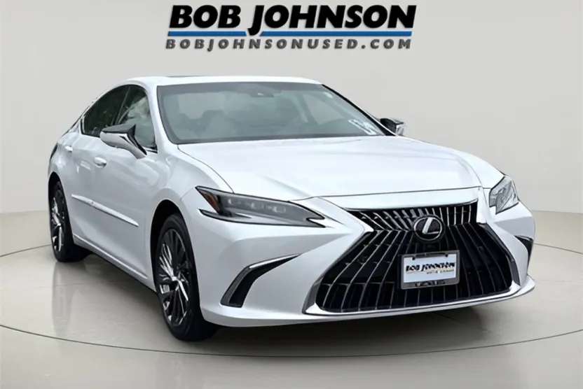 2024 Lexus ES 300h Ultra Luxury photo 1