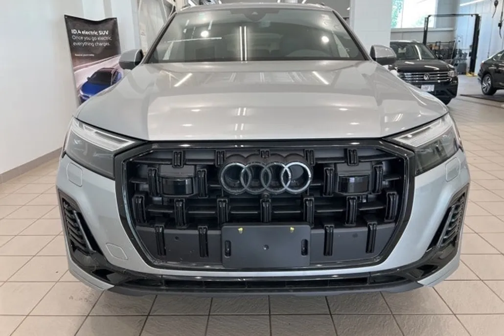 2025 Audi Q7 55 Premium Plus photo 1