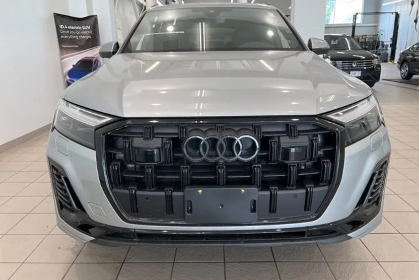 2025 Audi Q7 55 Premium Plus photo 1