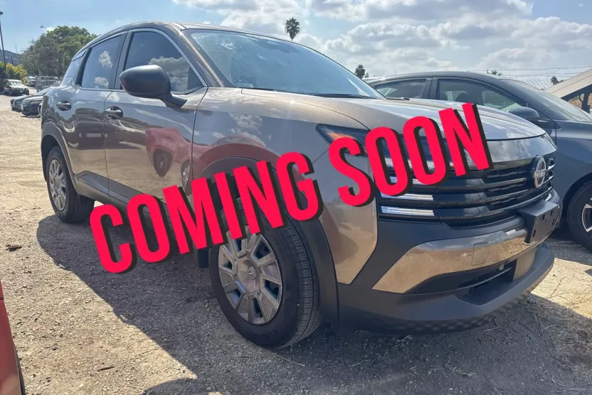 2025 Nissan Kicks S photo 1