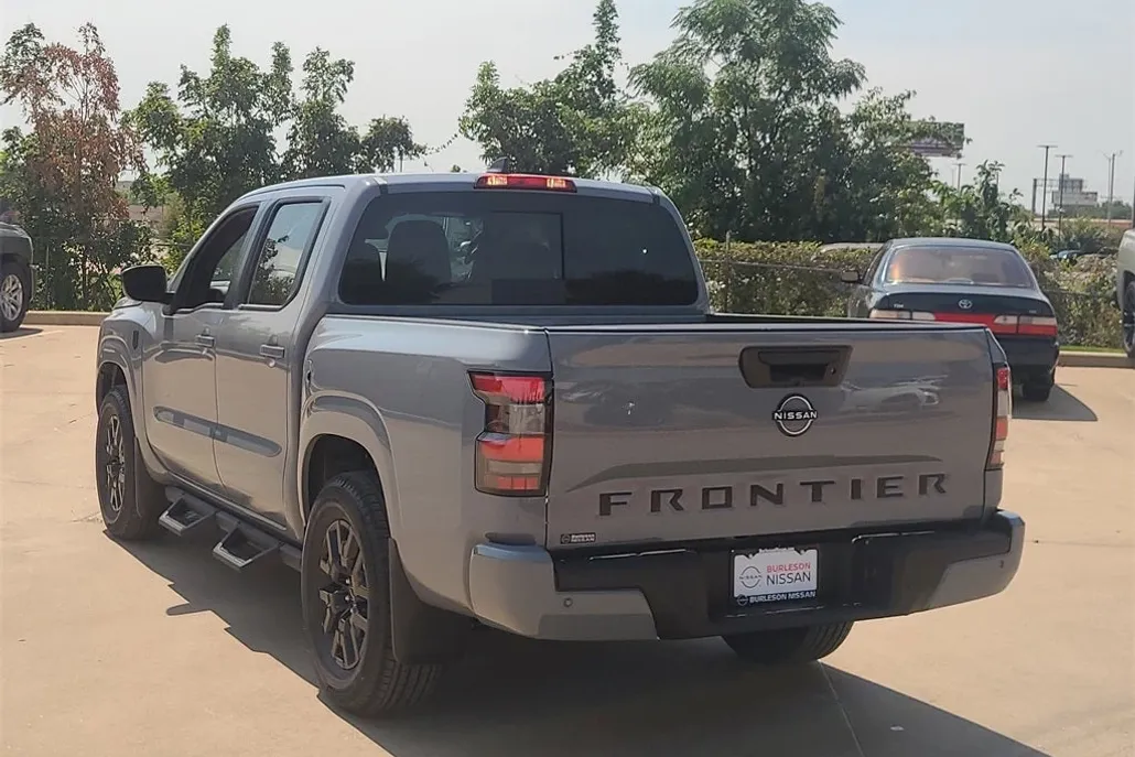 2026 Nissan Frontier SV photo 1