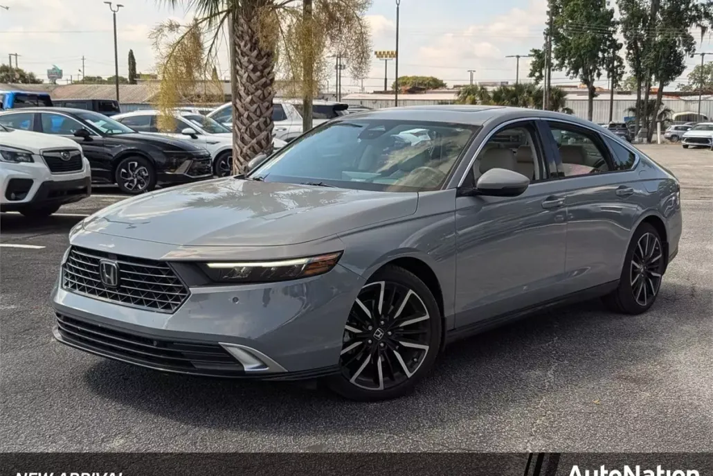 2025 Honda Accord Hybrid Touring photo 1