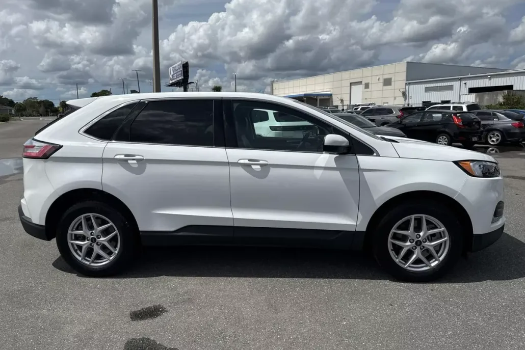 2024 Ford Edge ST-Line photo 1