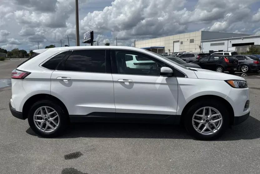 2024 Ford Edge ST-Line photo 1