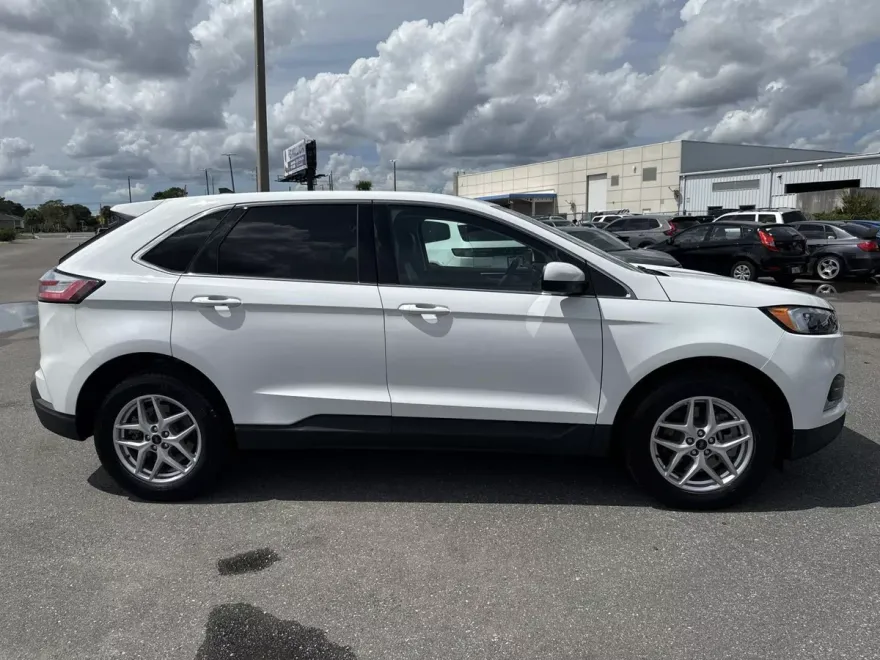 2024 Ford Edge ST-Line photo 1