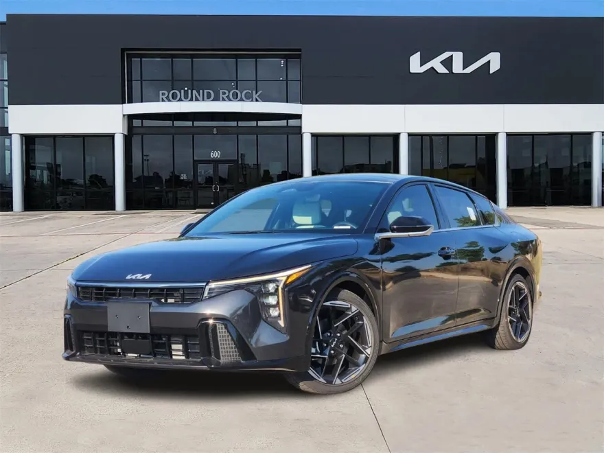 2025 Kia K4 GT-Line photo 1