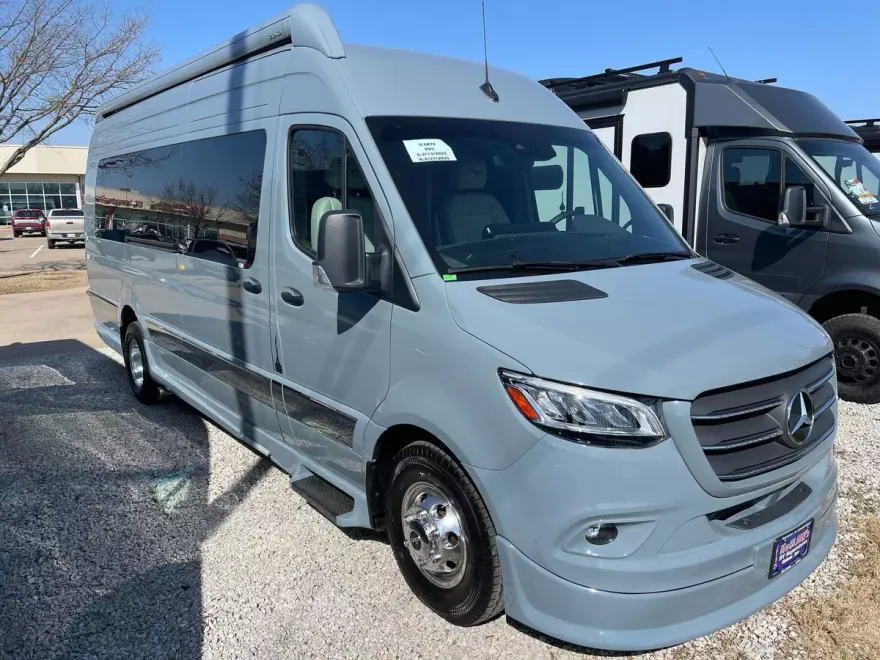 2024 Mercedes Benz Sprinter 3500 photo 1