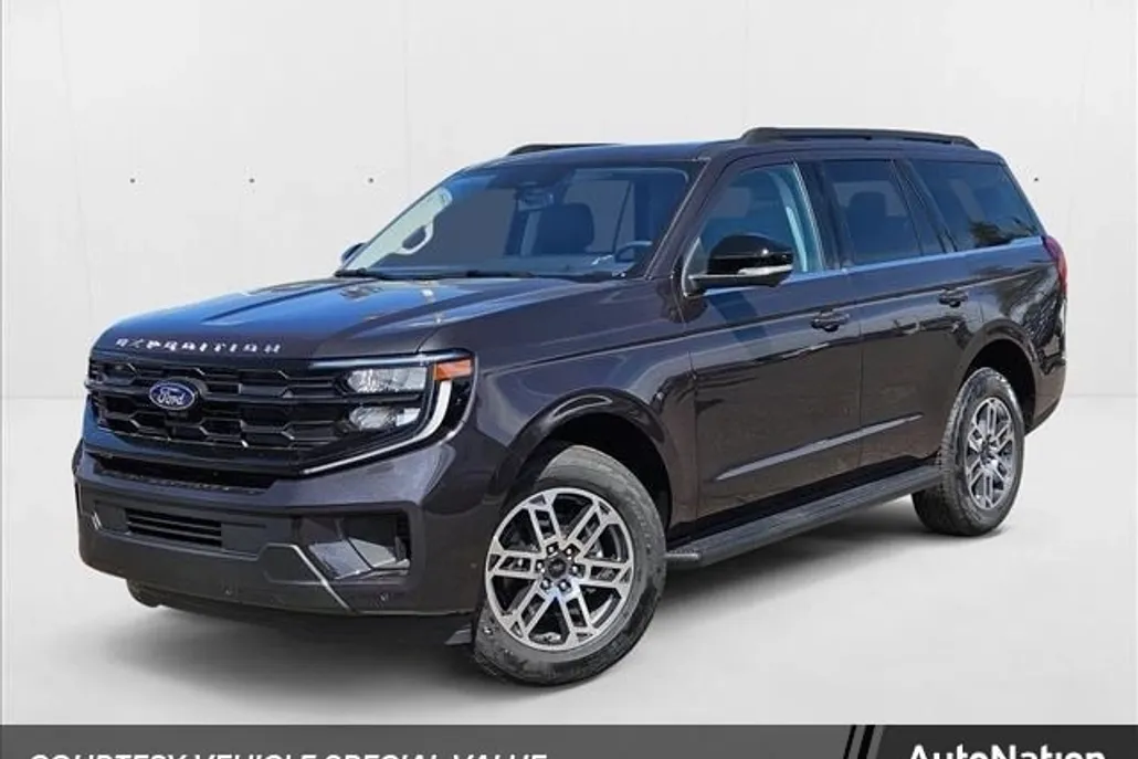 2025 Ford Expedition photo 1
