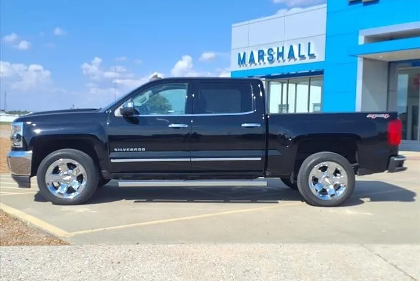 2017 Chevrolet Silverado 1500 LTZ photo 1