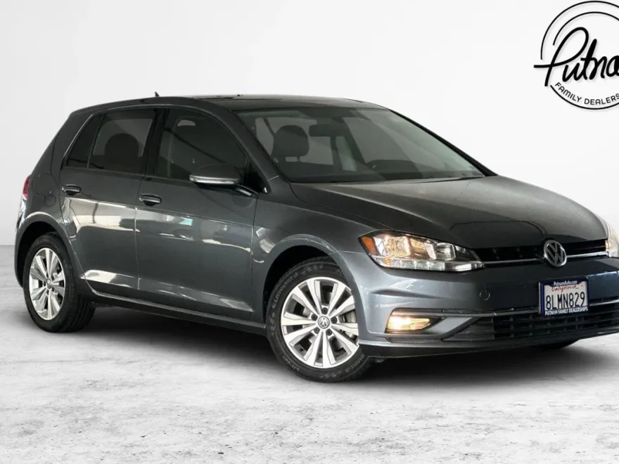 2019 Volkswagen Golf SE photo 1